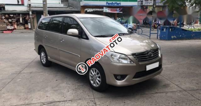 Cần bán Toyota Innova đời 2014 số sàn, 635tr-0