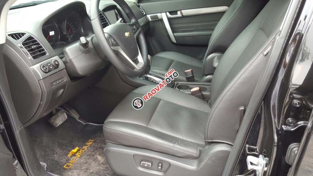 Bán Chevrolet Captiva LTZ Revv 2.4AT, màu đen vip, số tự động, sản xuất 2016, biển Sài Gòn-5