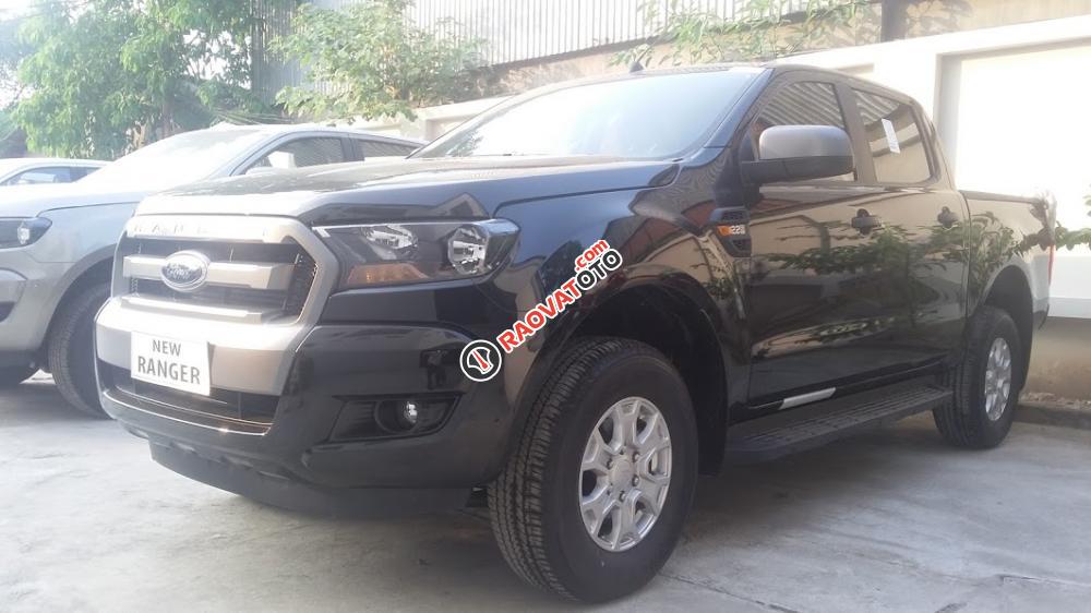 Cần bán Ford Ranger XLS 2.2L AT, màu xám (ghi), nhập khẩu chính hãng-1