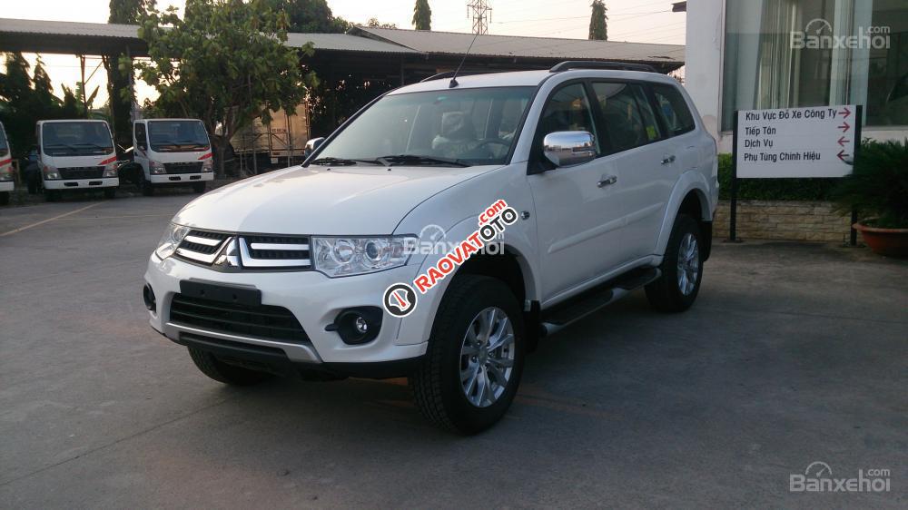 [Sốc] Bán Mitsubishi Outlander, 7 chỗ mới, lợi xăng 7L/100km, kinh doanh dịch vụ hiệu quả, cho vay 90%. LH: 0905.91.01.99-1