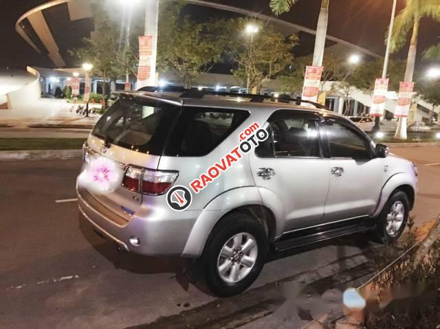 Bán Toyota Fortuner đời 2009 chính chủ, giá chỉ 600 triệu-1