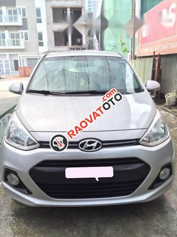 Bán Hyundai Grand i10 1.2 đời 2015, màu bạc số tự động, 385tr-0