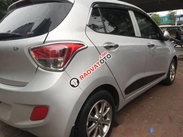 Bán Hyundai Grand i10 1.2 đời 2015, màu bạc số tự động, 385tr-5