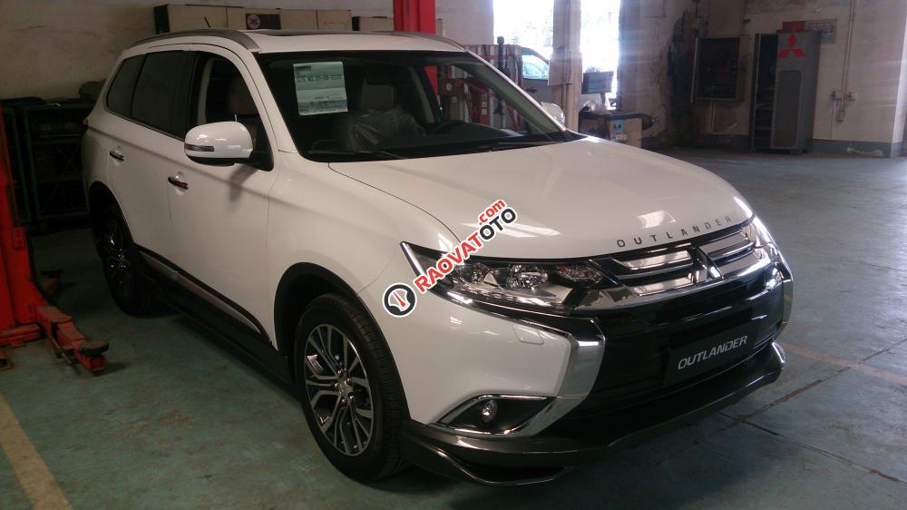 Bán Mitsubishi Outlander 2.0 CVT màu trắng, nhập khẩu, có bán trả góp - liên hệ 0906.884.030-0