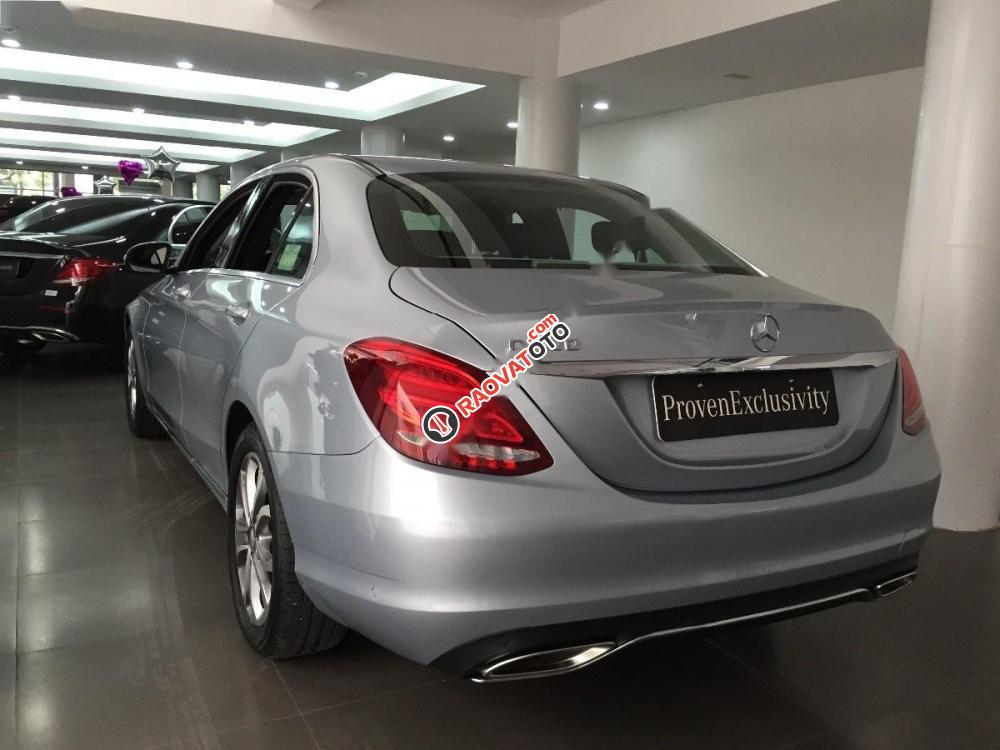 Bán Mercedes C200 đời 2017, màu bạc-4