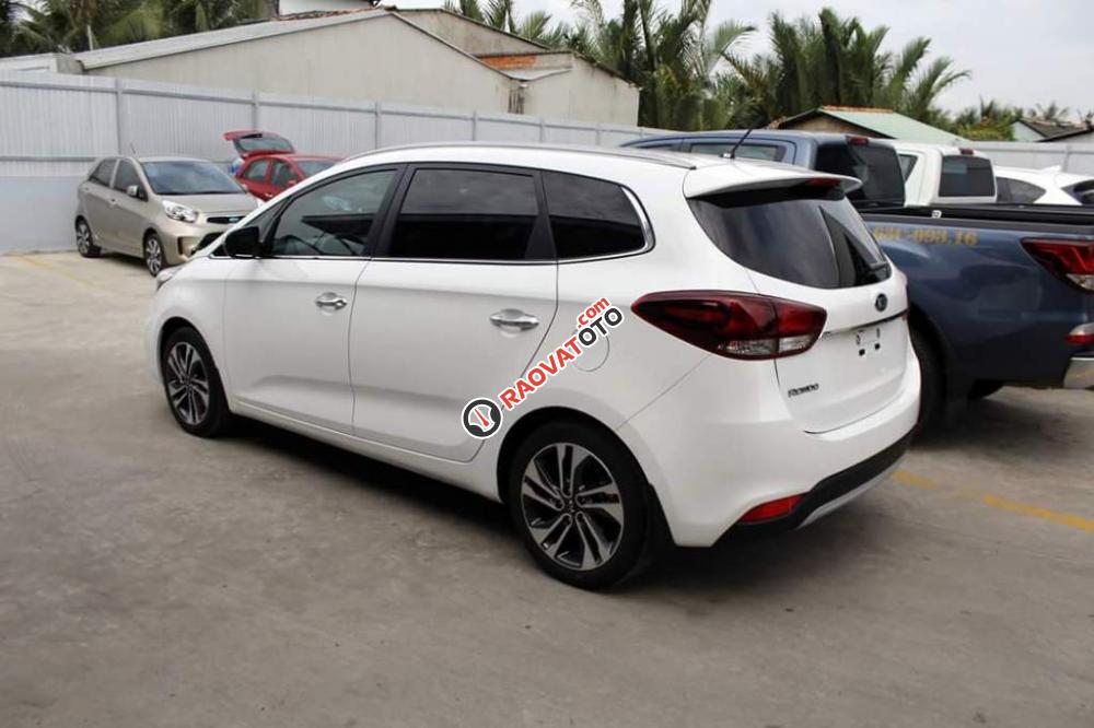 Bán Kia Rondo đời 2018, màu trắng-1