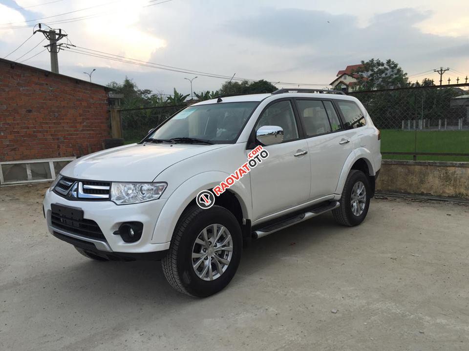 Bán Pajero Sport màu trắng, chạy dịch vụ hot nhất 2017, giá tốt nhất, chỉ trả trước 20% - LH: 0905.91.01.99-2