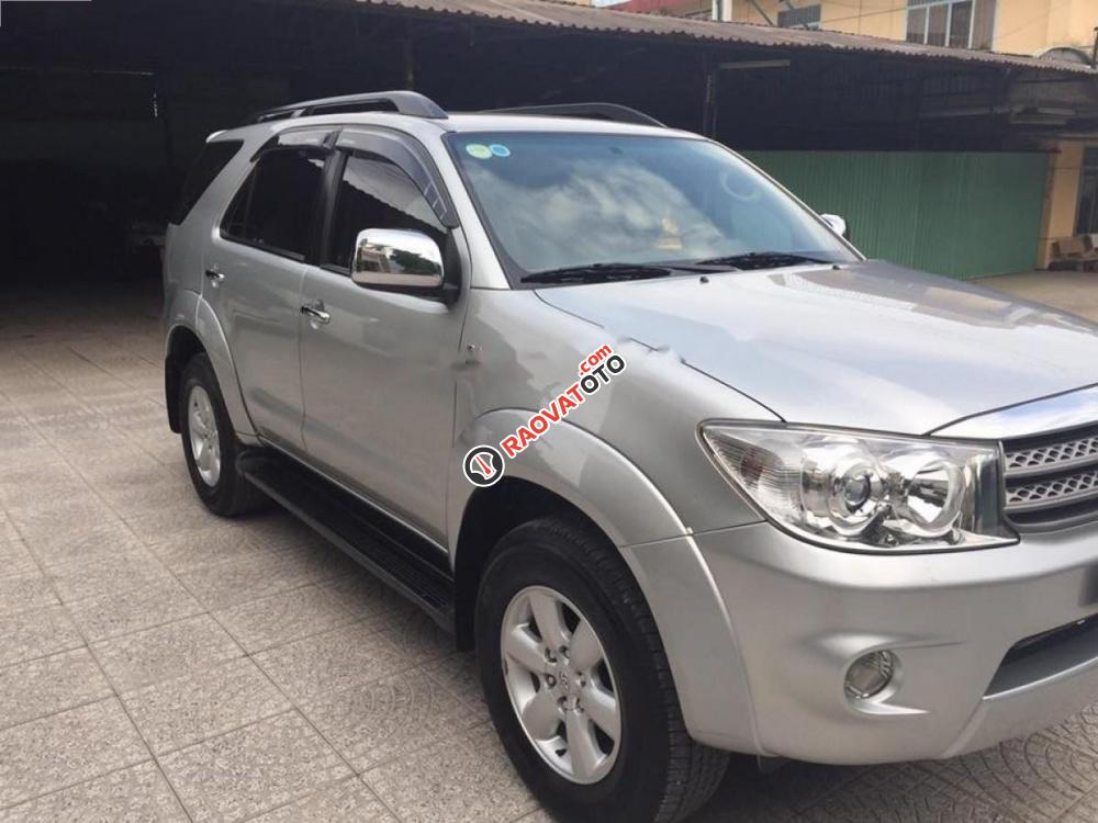 Bán Toyota Fortuner G đời 2010, màu bạc-6