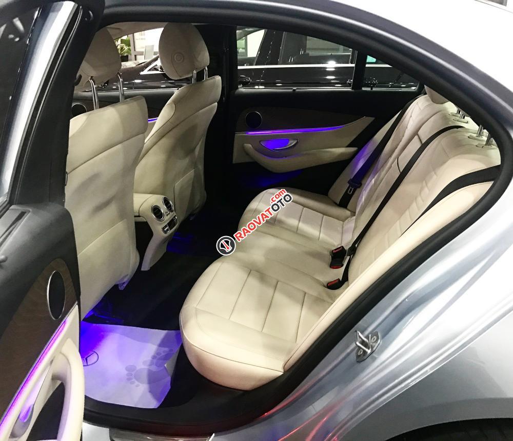 Bán ô tô Mercedes E200 năm 2017, màu bạc-3