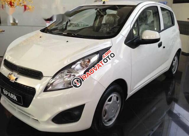 Bán xe Chevrolet Spark LS đời 2017, màu trắng-1