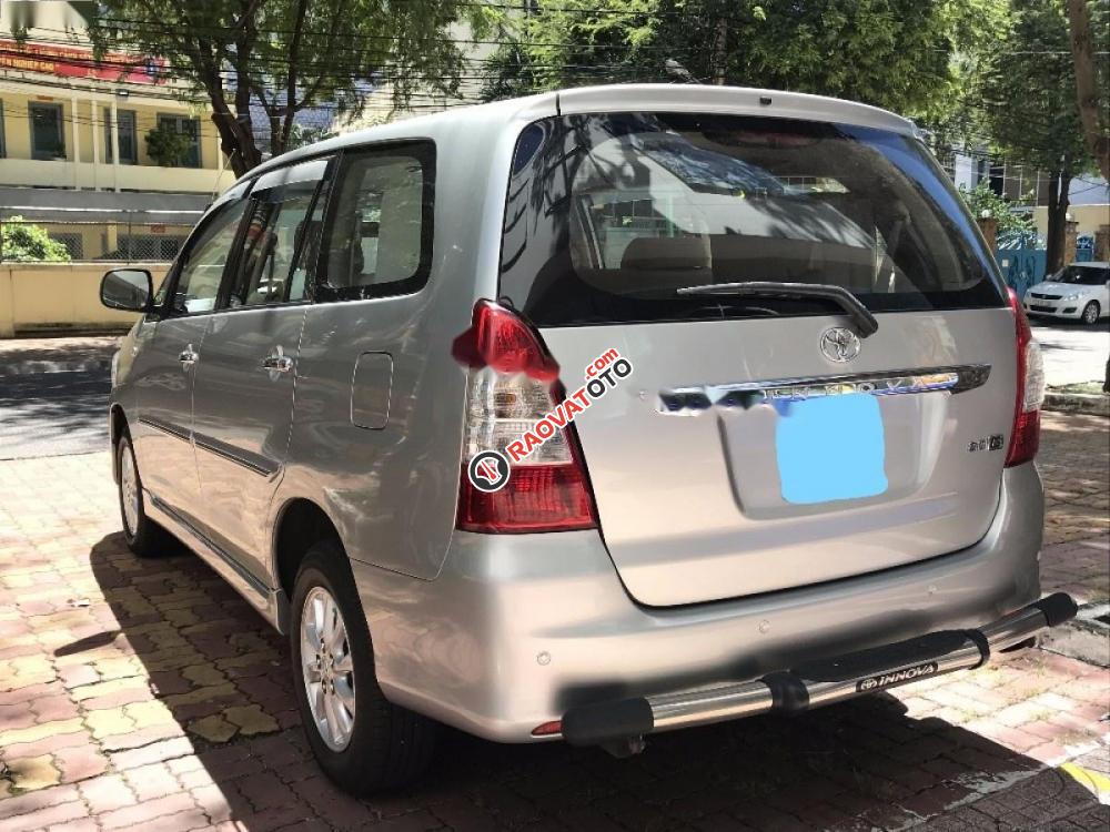 Bán Toyota Innova 2.0G đời 2012, màu bạc chính chủ-2