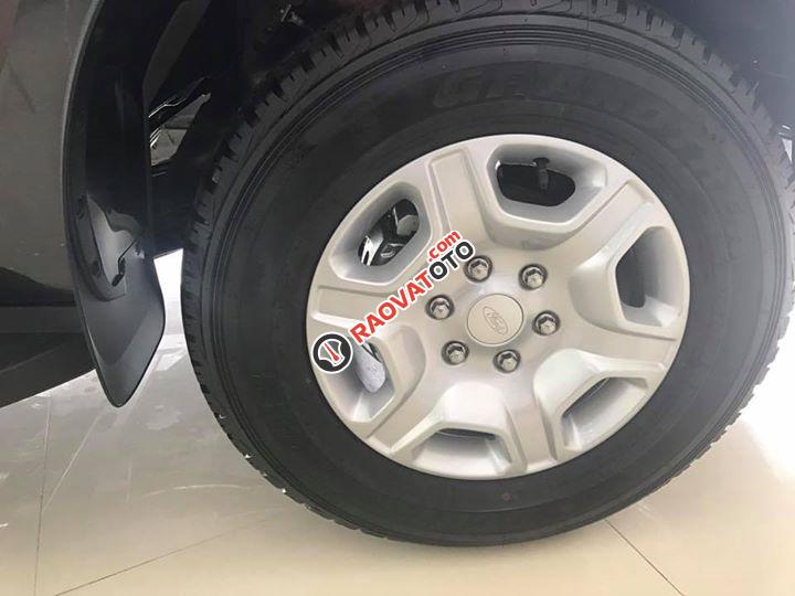 Bán xe Ford Ranger XLT 4x4 MT đời 2017, màu xám, nhập khẩu-6