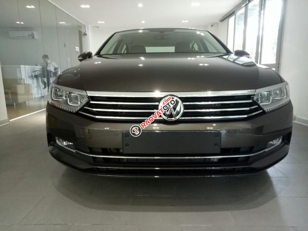 Đánh giá xe Volkswagen Passat GP, màu nâu, nhập khẩu Đức, tặng BHVC+ 3M. LH Hương: 0902.608.293-10