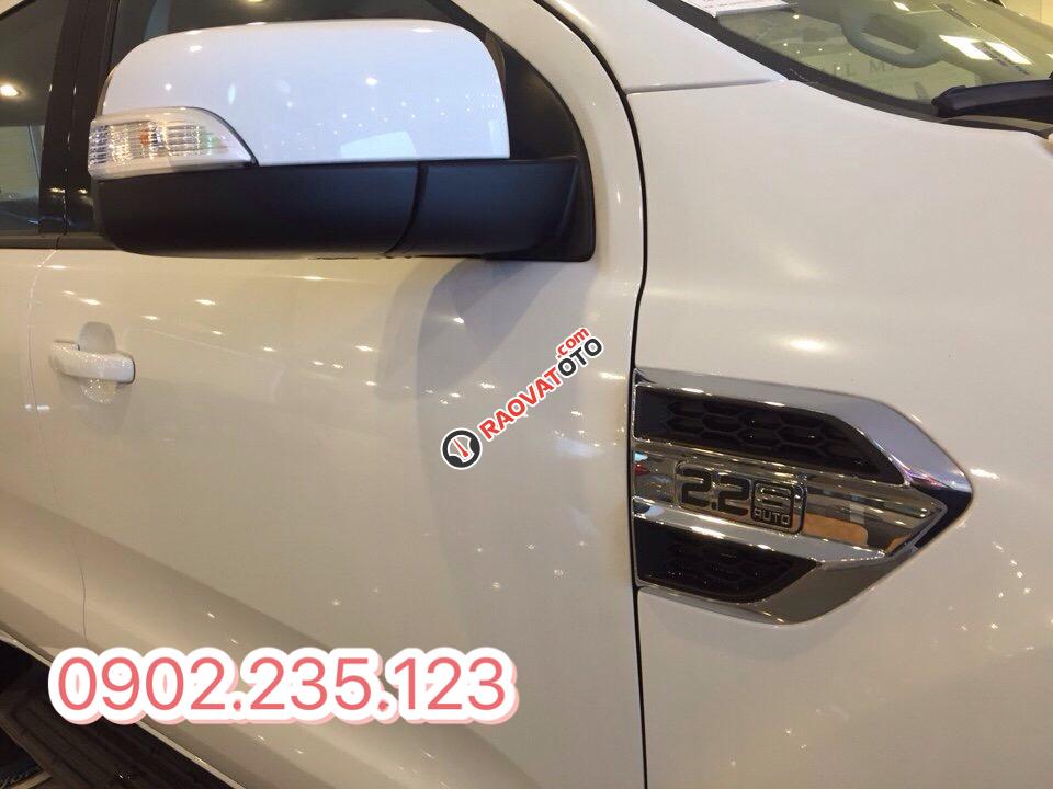 Bán xe Ford Everest 2.2L 4x2 Titanium AT, nhập khẩu giá cạnh tranh-3