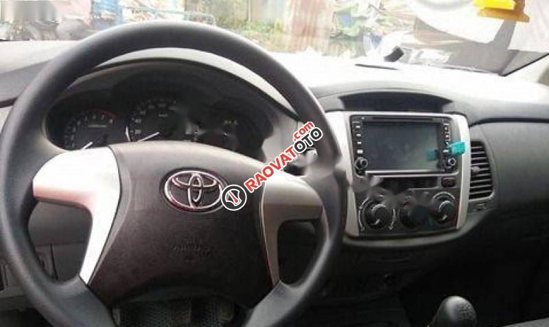 Xe Toyota Innova 2.0E đời 2012, màu bạc xe gia đình, 515tr-2