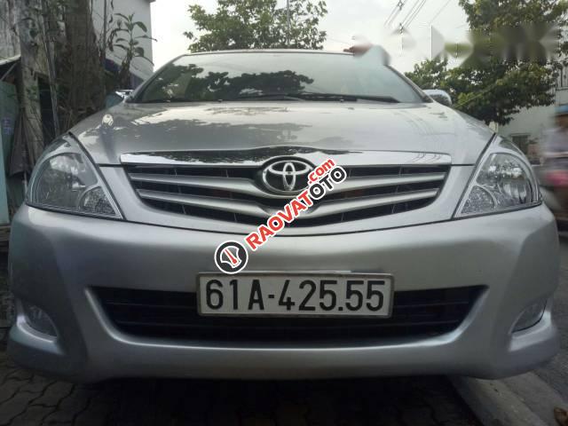 Bán Toyota Innova G đời 2010, màu bạc chính chủ, giá tốt-1