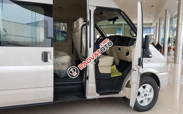 Ford Transit 2017 đủ phiên bản, không lợi nhuận, ưu đãi nhận ngay tiền mặt-1