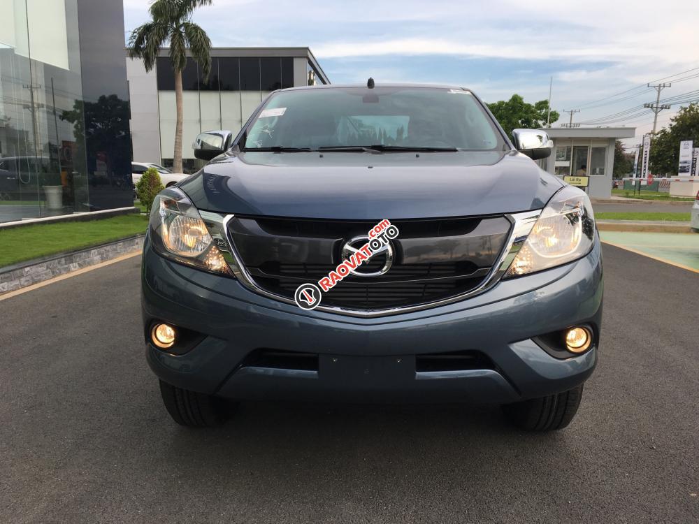 Mazda Cộng Hòa cần bán Mazda BT 50 4WD AT 3.2L đời 2018, màu xanh, giá tốt-0