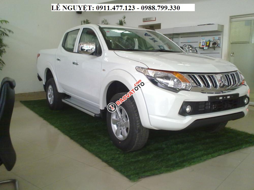 Bán ô tô Mitsubishi Triton 1 cầu tự động mới, màu trắng, xe nhập. LH: Lê Nguyệt: 0911.477.123-0