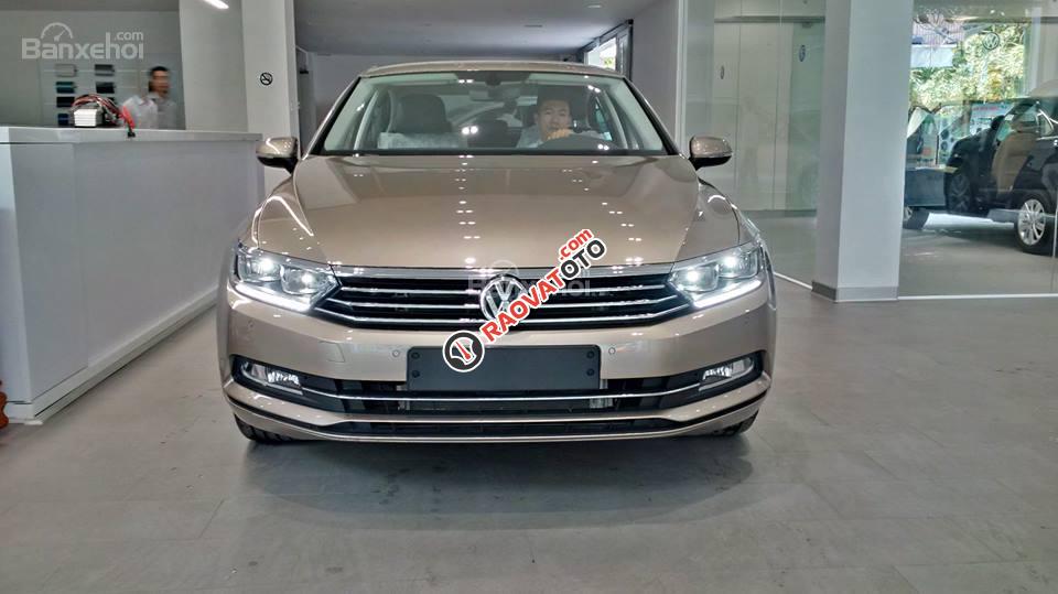 Giá xe Passat, màu vàng cát, tặng bảo hiểm 2 chiều, LH Thu Hương: 0902.608.293-4