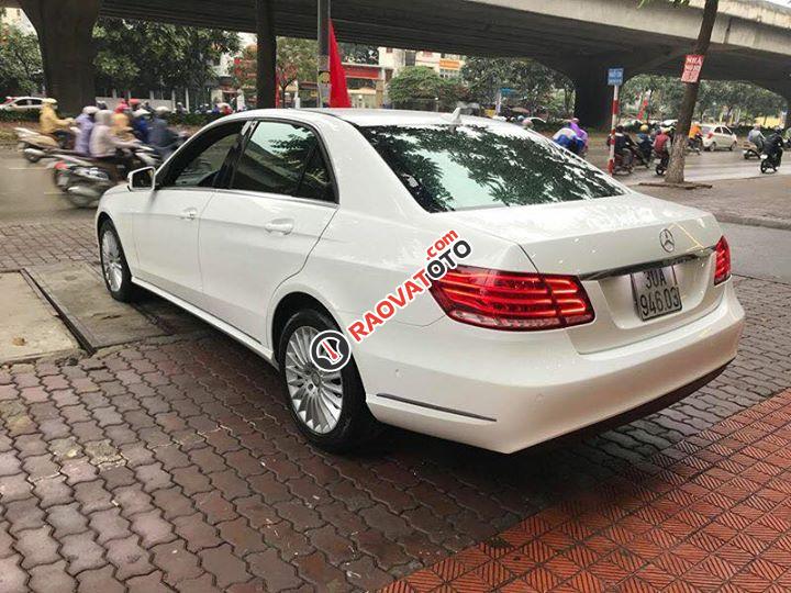 Bán Mercedes E200 2015 trắng Ngọc Trinh-4