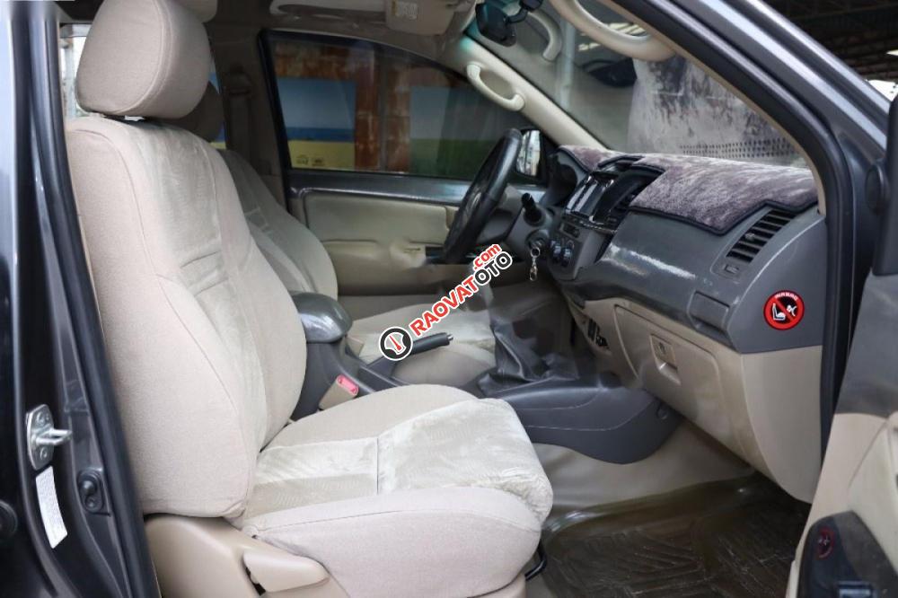 Cần bán gấp Toyota Fortuner 2.5G năm 2013, màu xám-4