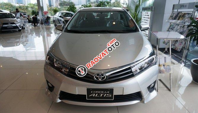 Trả góp xe Altis 1.8 2018, màu bạc, khuyến mãi siêu khủng - Hotline: 0917.79.50.52-3