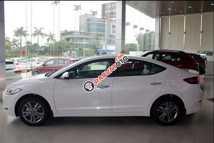 Bán Hyundai Elantra 2018 1.6 MT, khuyến mãi lớn 66tr. Hỗ trợ vay vốn 80% giá trị xe - Hotline: 0935904141 - 0948945599-12