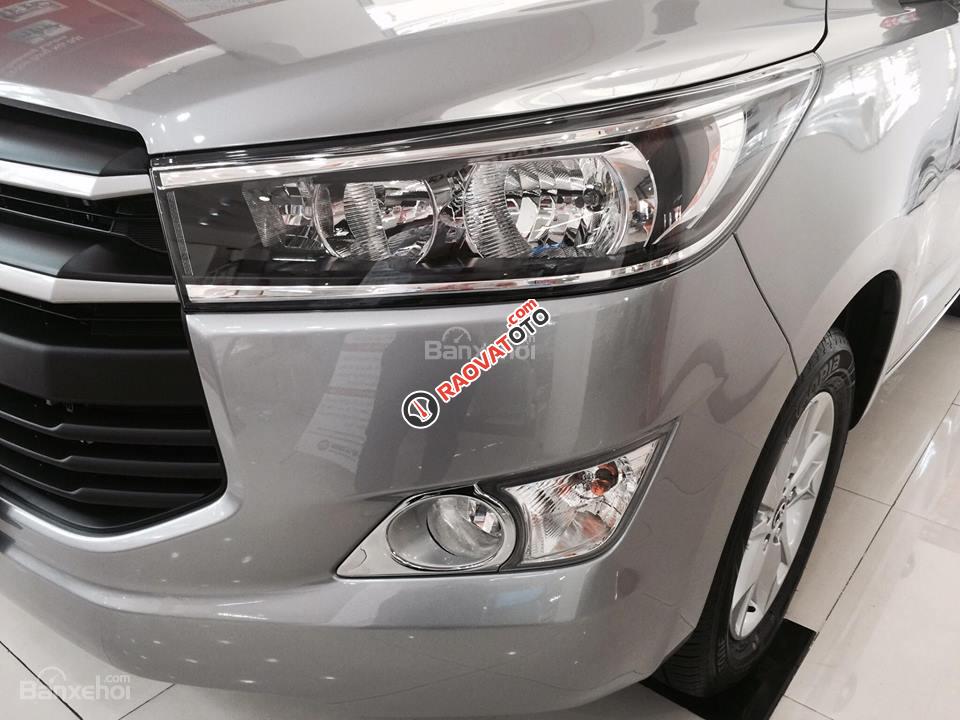 Bán lỗ vốn Toyota Innova E 2018, giảm 40 triệu full đồ, bao lăn bánh-2