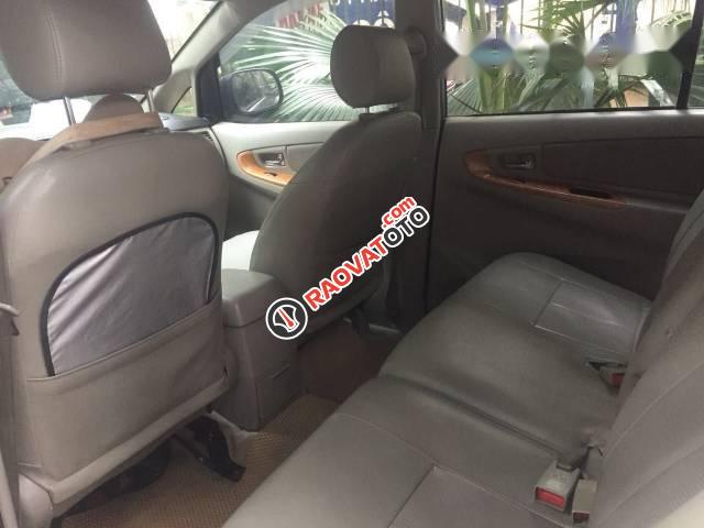 Bán Toyota Innova 2011, màu bạc chính chủ, giá tốt-2