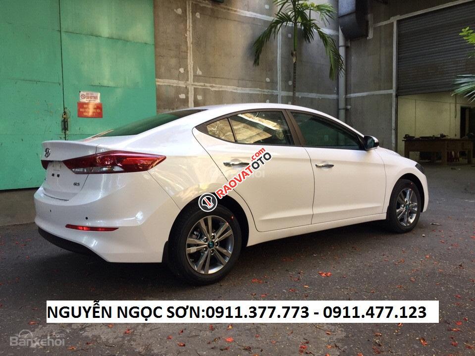 "Cực Sốc" Hyundai Elantra Đà Nẵng, hỗ trợ vay 80 - 90% giá trị xe, Lh Ngọc Sơn: 0911.377.773-9