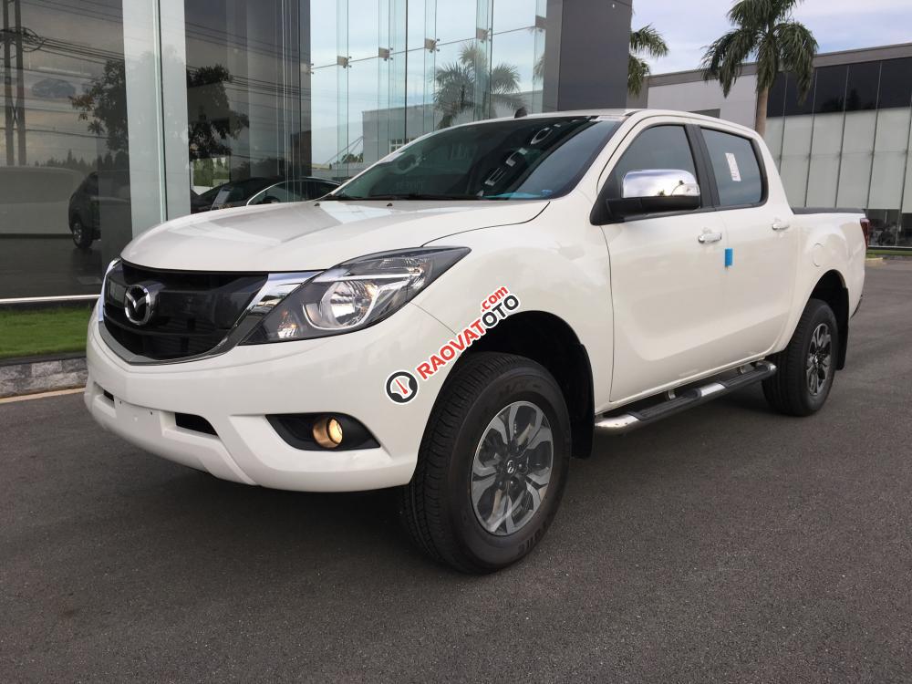 Bán xe Mazda BT 50 4WD AT 3.2L đời 2018, màu trắng, giá 815tr-4