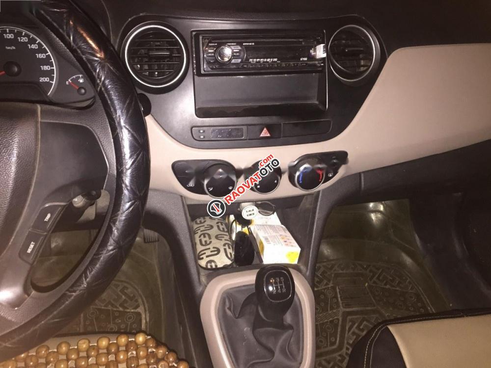 Bán Hyundai Grand i10 đời 2015, màu bạc, nhập khẩu nguyên chiếc, giá chỉ 270 triệu-0