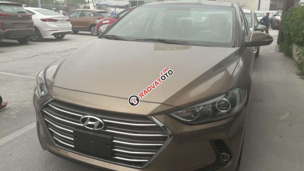 Hyundai Cầu Diễn cần bán xe Hyundai Elantra 2.0 AT 2017, màu nâu, giá chỉ 670 triệu-3