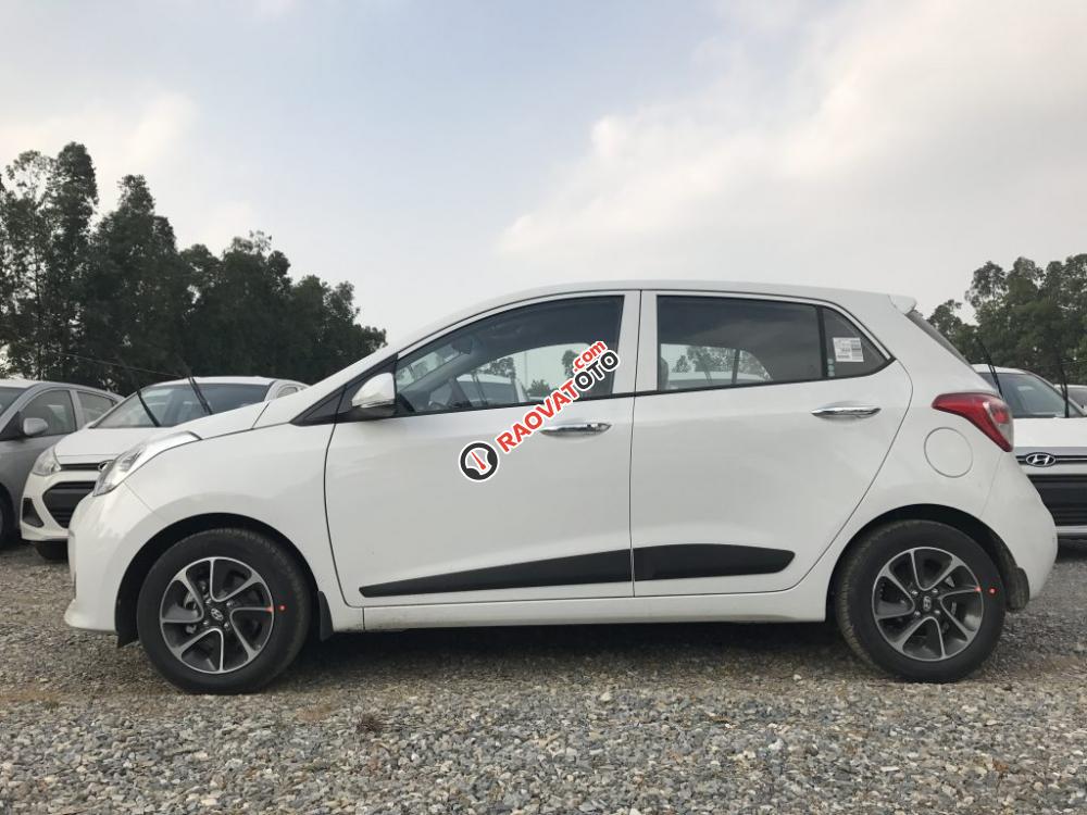 Hyundai Cầu Diễn bán Hyundai i10 1.0 AT CKD năm 2017, màu trắng, 355tr-1