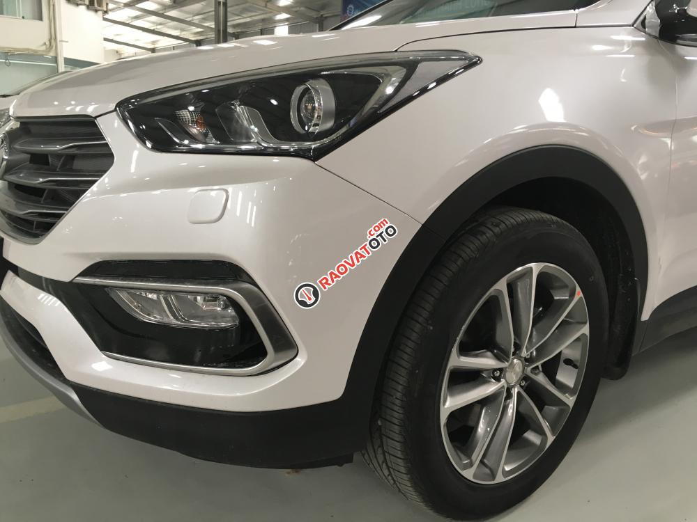 Bán Hyundai Santa Fe diesel đời 2017, màu trắng-1