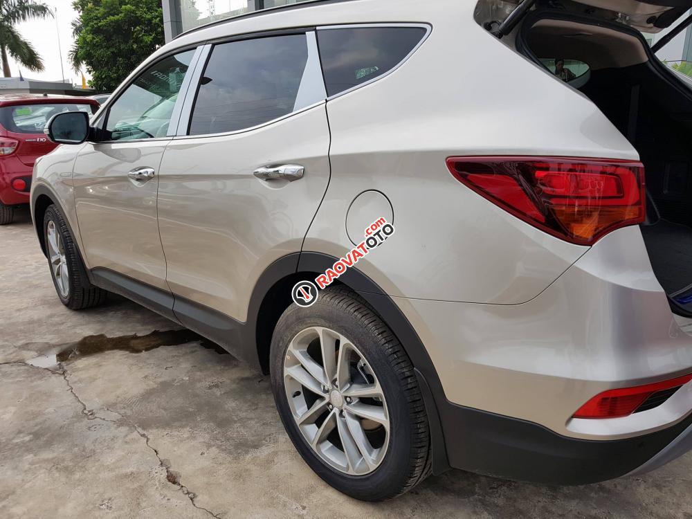 Cần bán xe Hyundai Santa Fe đời 2018 - đầy đủ khuyến mại, xe giao ngay, liên hệ Thành Trung: 0941.367.999-9