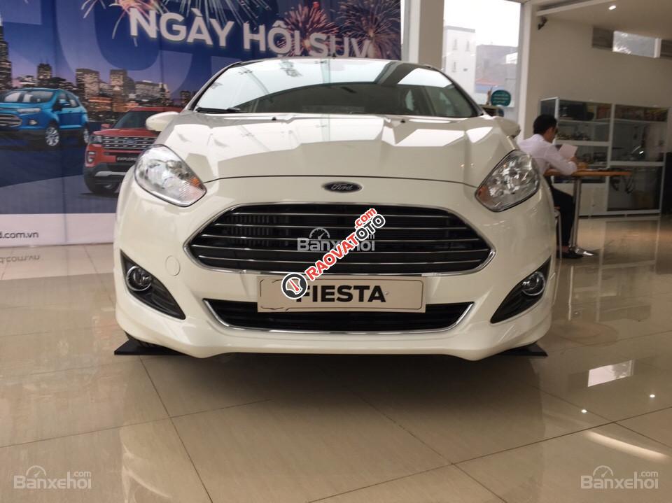 Bán Ford Fiesta Titanium 1.0 AT EcoBoost, màu trắng, giá chỉ 560 triệu: 0961917516-6