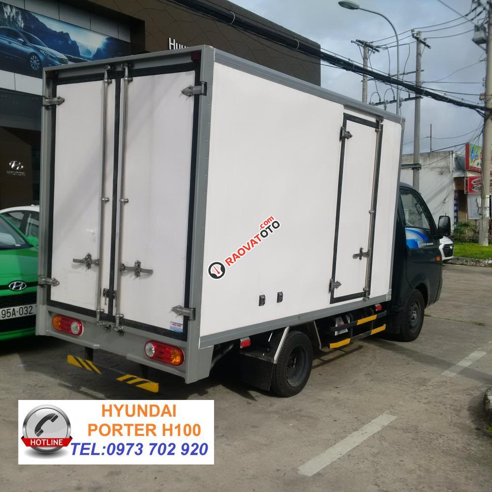 Bán xe tải Hyundai H100 thùng kín Composite mới 100%, có máy lạnh-3