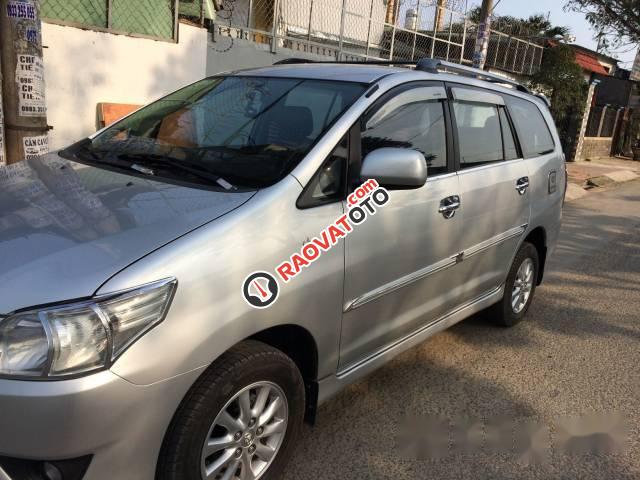 Bán xe Toyota Innova E năm 2013, màu bạc chính chủ, giá 530tr-1