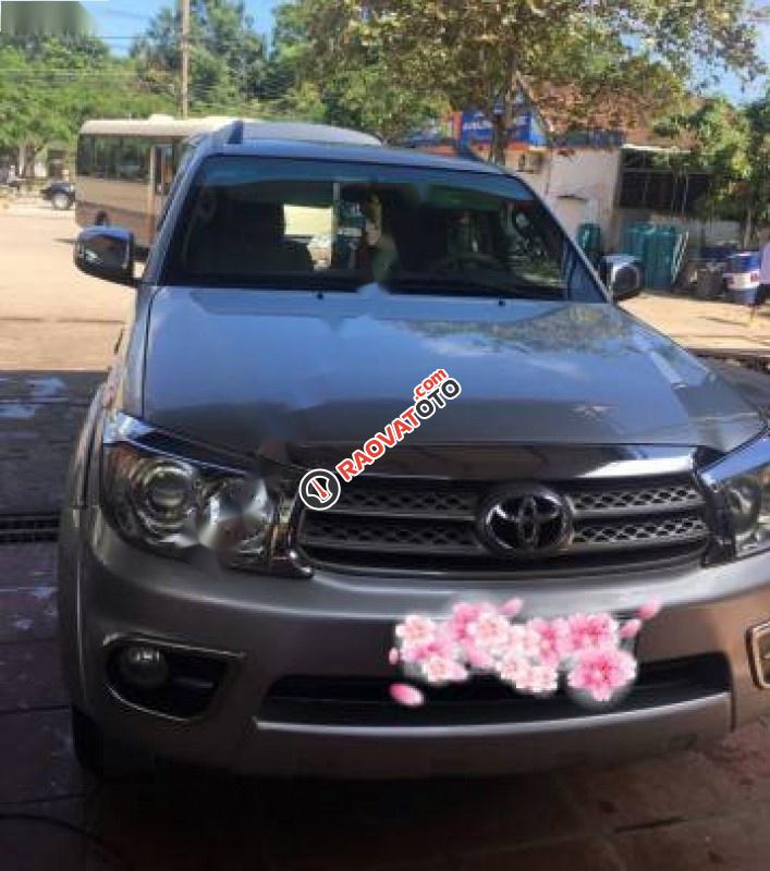 Bán ô tô Toyota Fortuner 2.5G đời 2009, màu bạc chính chủ-0