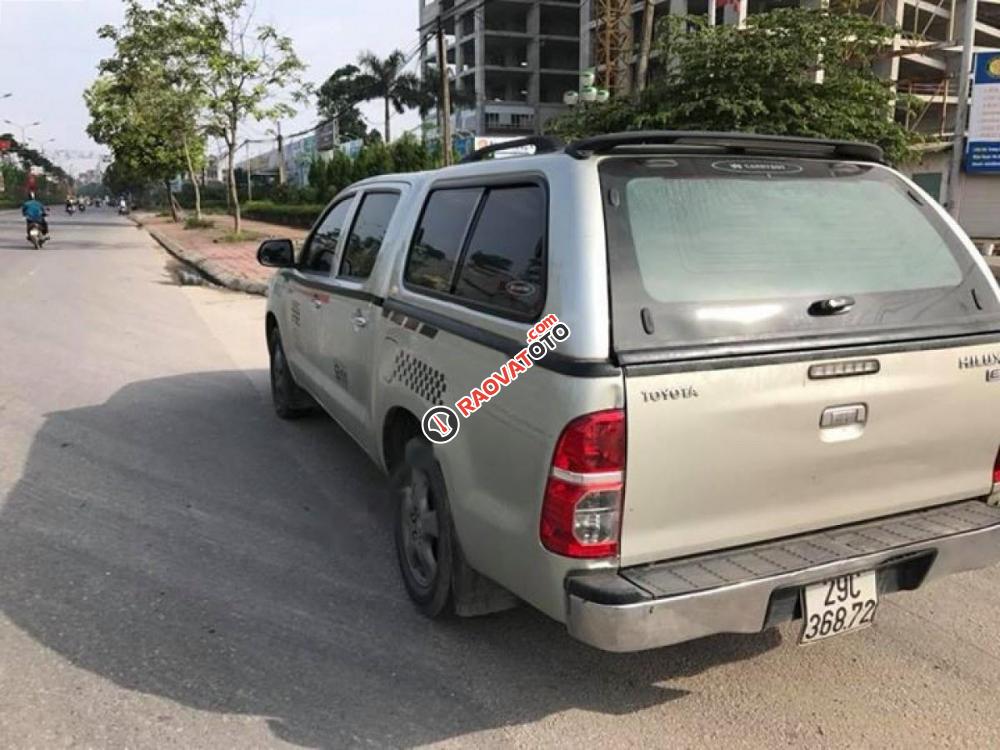 Bán xe Toyota Hilux 2.5E 4x2 MT đời 2012, màu bạc, nhập khẩu-2