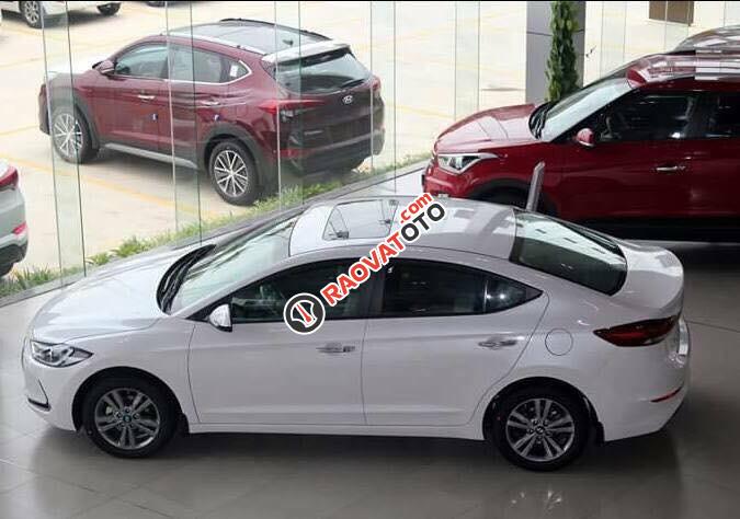Bán Hyundai Elantra 2018 1.6 MT, khuyến mãi lớn 66tr. Hỗ trợ vay vốn 80% giá trị xe - Hotline: 0935904141 - 0948945599-13