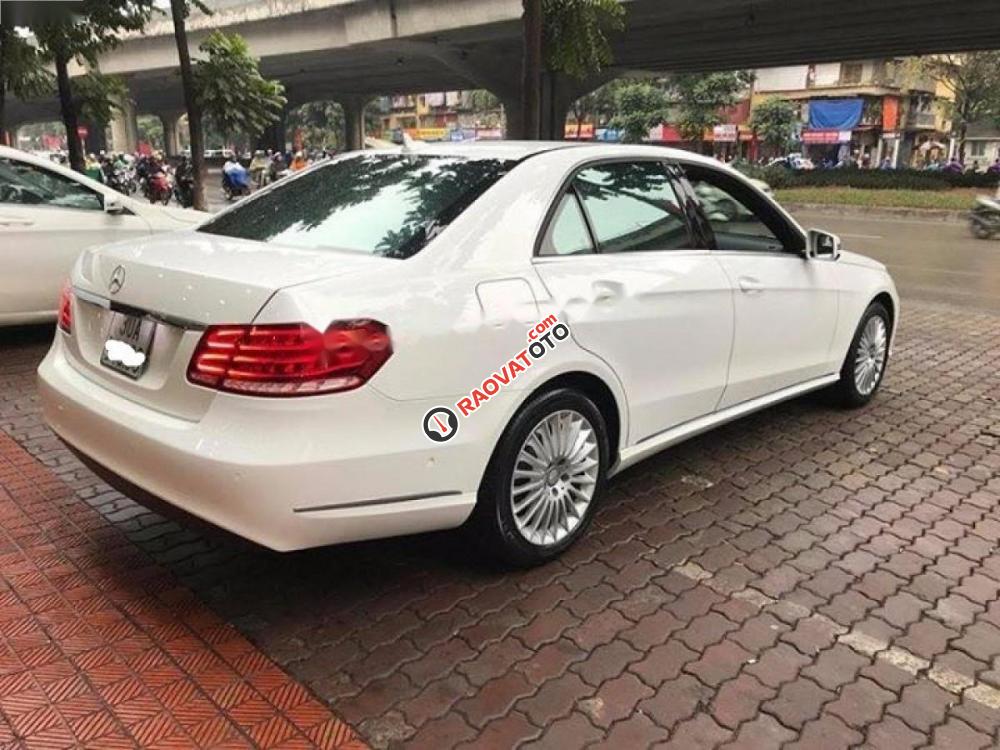 Cần bán Mercedes E200 đời 2015, màu trắng như mới-4