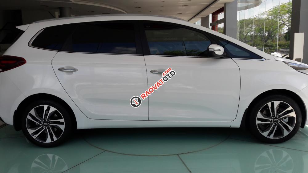 Cần bán Kia Rondo 2017, có xe giao ngay, hỗ trợ vay đến 90%, LH: 0909942482- Minh Anh để được tư vấn nhiệt tình nhất-3