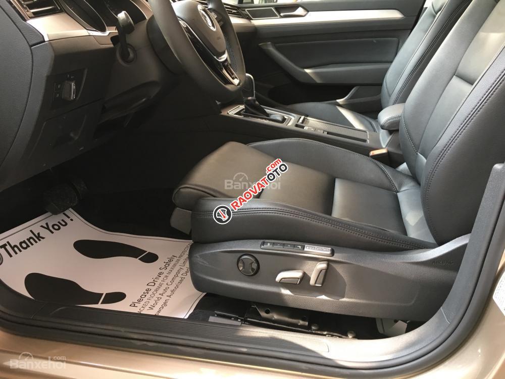 Giá xe Passat, màu vàng cát, tặng bảo hiểm 2 chiều, LH Thu Hương: 0902.608.293-6