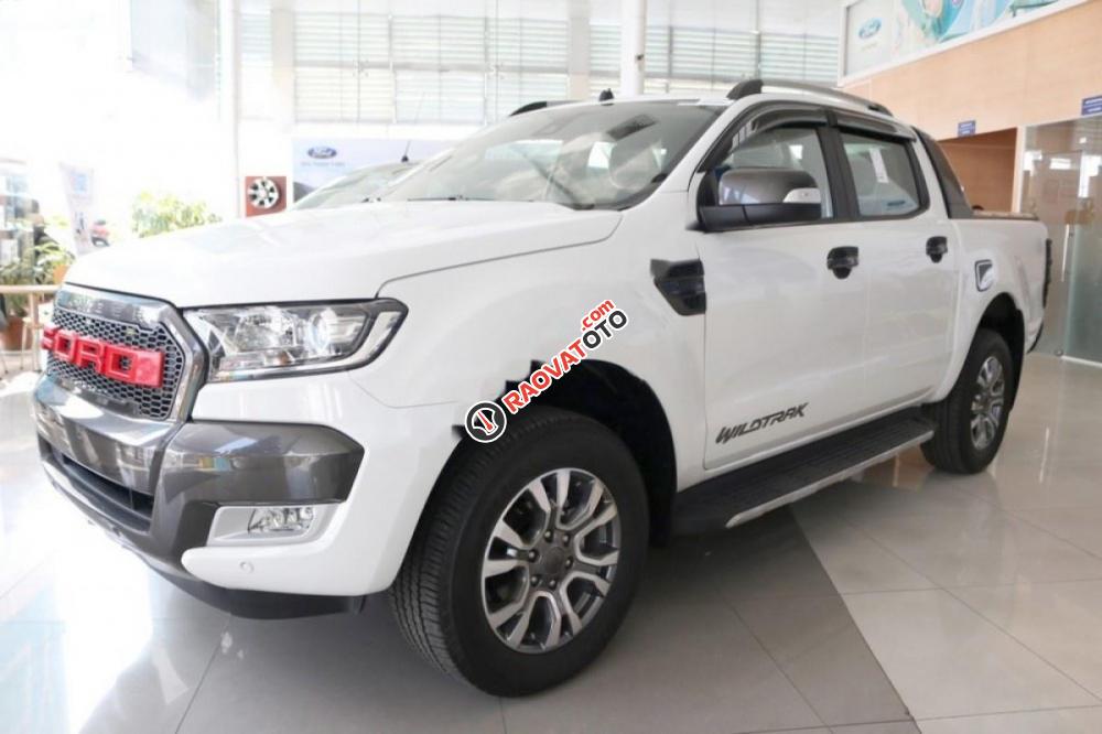 Bán Ford Ranger Wildtrak 2.2L 4x2 AT đời 2017, màu trắng, xe nhập, giá tốt-0