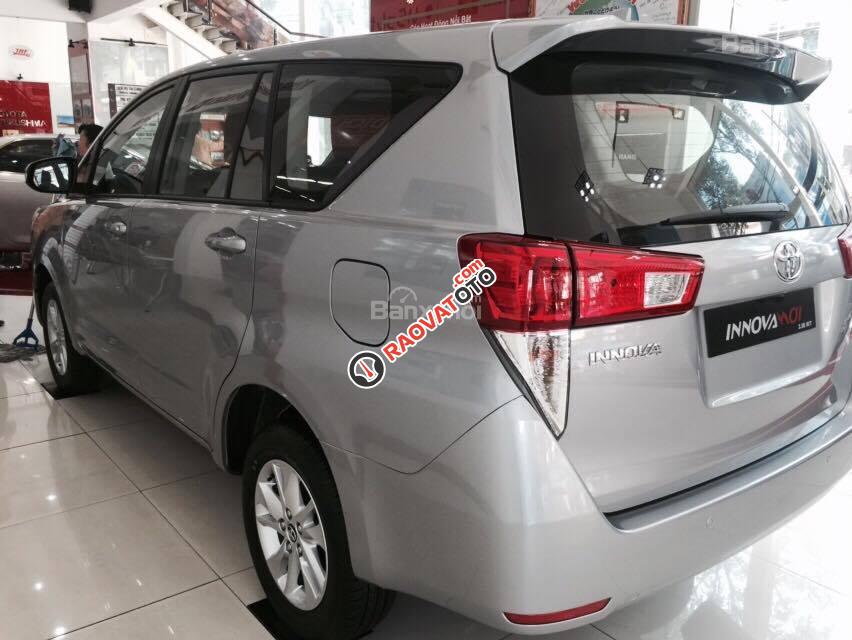 Bán lỗ vốn Toyota Innova E 2018, giảm 40 triệu full đồ, bao lăn bánh-4