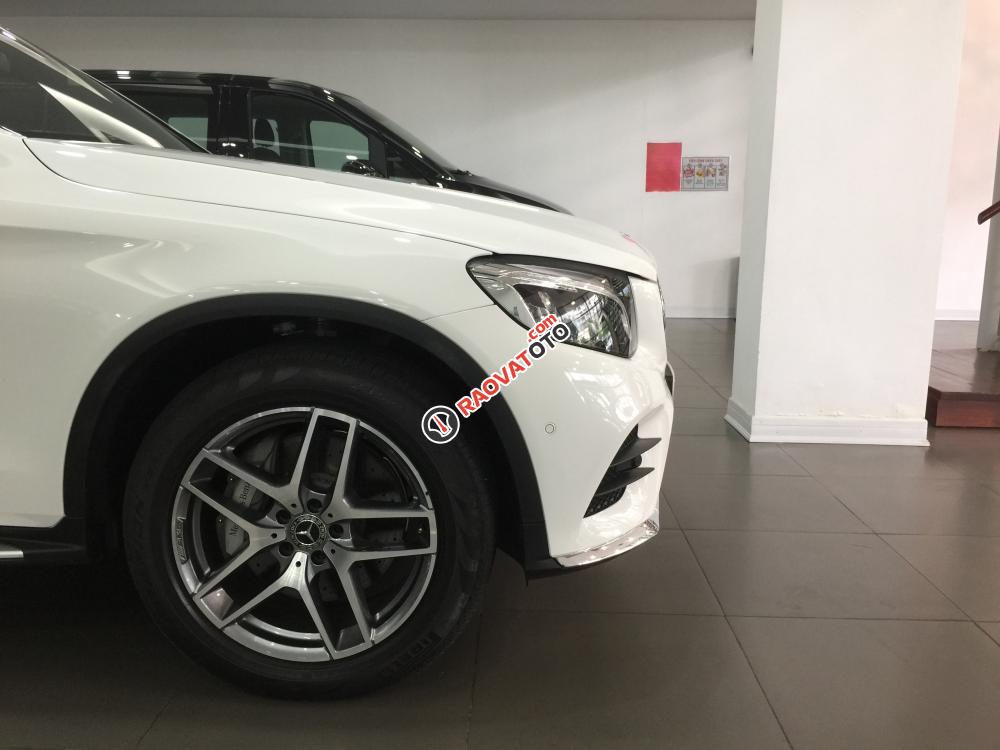 Mercedes GLC 300, mới 100%, xe giao ngay-10