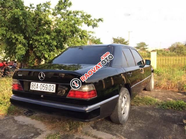Bán Mercedes E300 năm 1990, màu đen -3